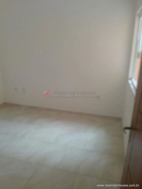 Foto 3 de 8 - Casa para venda em Jardim D'Oeste