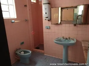 Casa para venda e aluguel em Centro