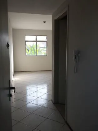 Apartamento para aluguel em Comercial