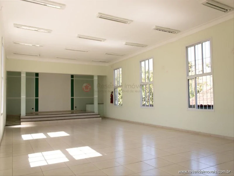 Foto 3 de 11 - Salão para aluguel em Vicentino