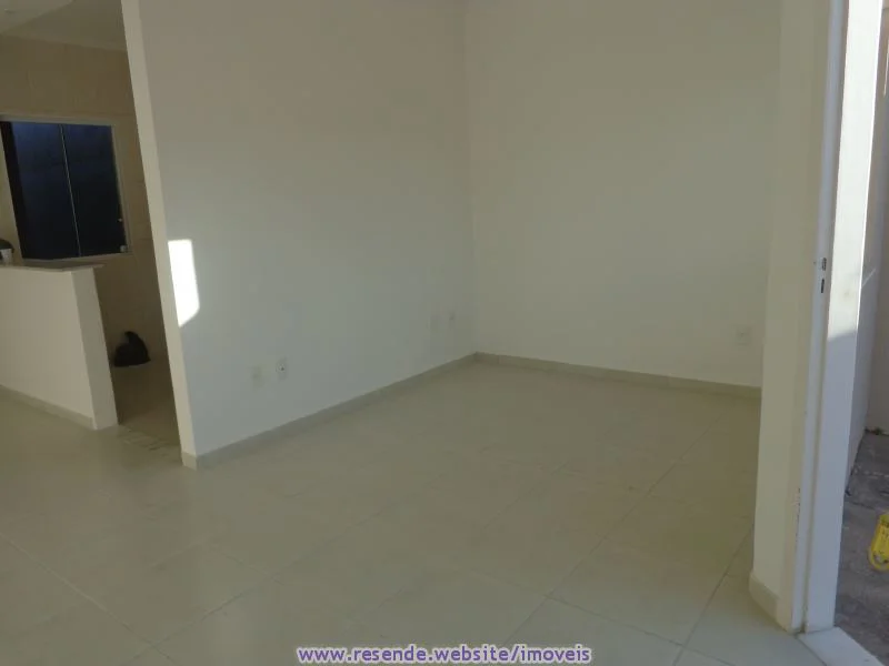 Foto 2 de 3 - Casa para venda em Morada da Montanha