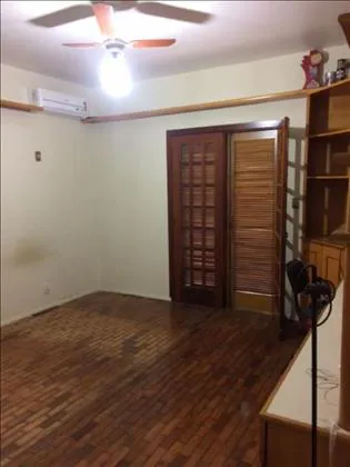 Casa para venda em Vila Adelaide