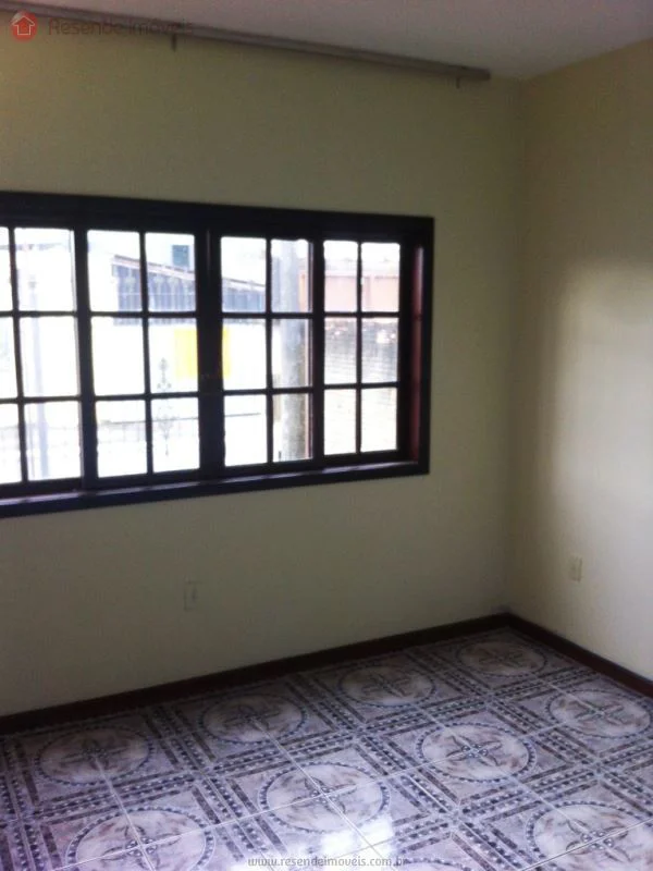 Foto 3 de 9 - Casa para aluguel em Parque Embaixador