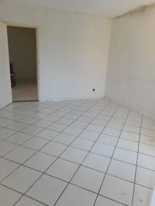 Casa para aluguel em Vila Adelaide