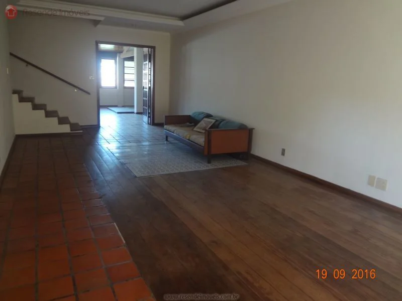 Foto 1 de 18 - Casa para aluguel em Vila Adelaide