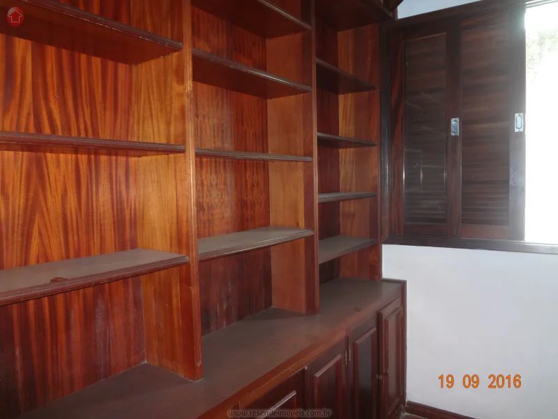 Foto 2 de 18 - Casa para aluguel em Vila Adelaide