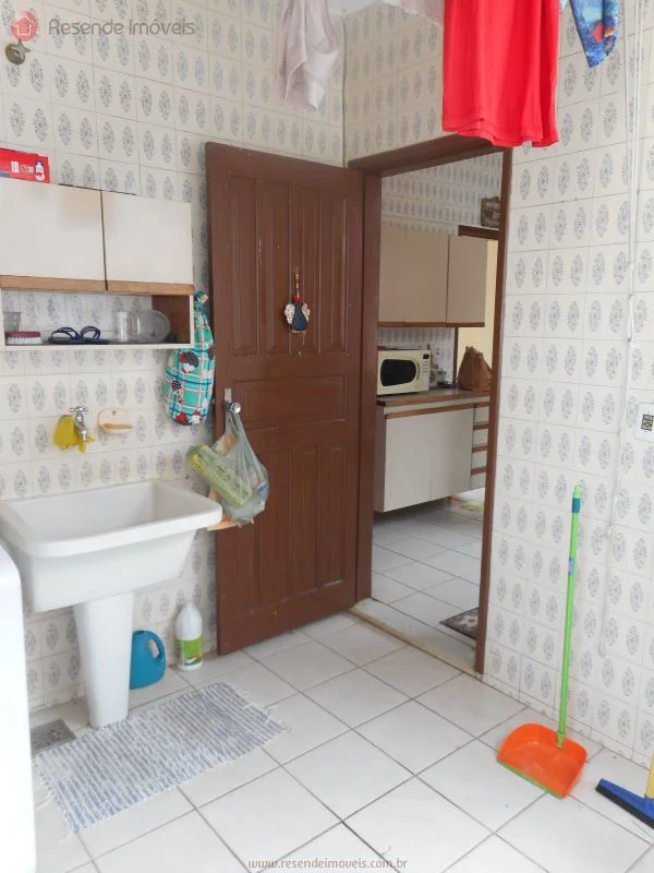 Foto 4 de 21 - Casa para aluguel em Jardim Tropical