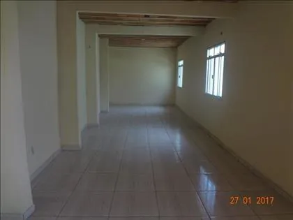 Casa comercial para aluguel em Centro