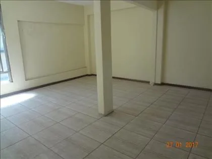 Casa comercial para aluguel em Centro