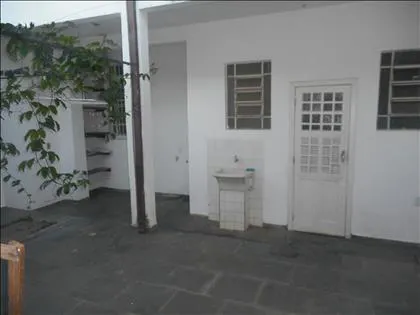 Casa para venda e aluguel em Centro