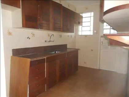 Casa para venda e aluguel em Centro