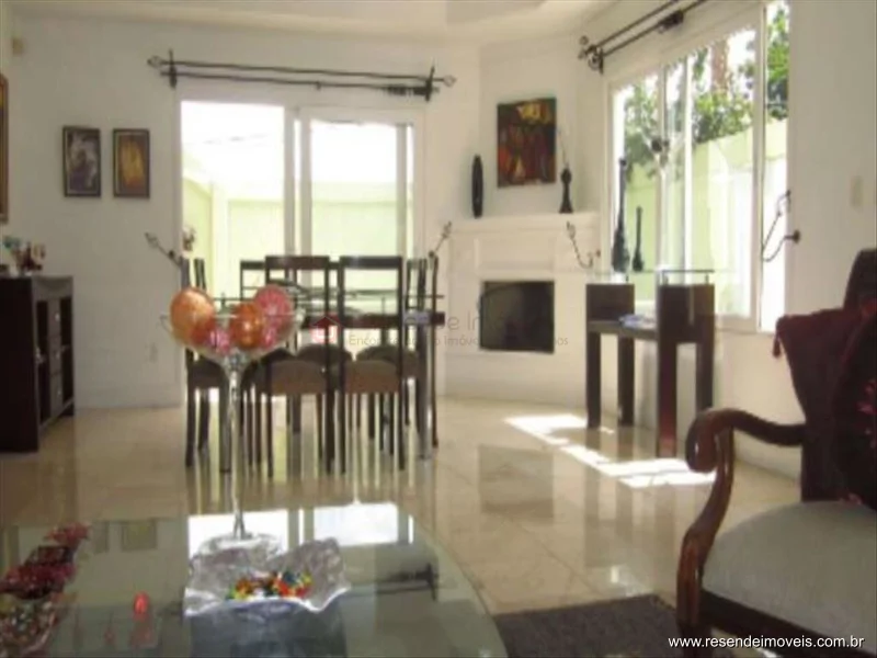 Foto 1 de 16 - Casa para venda em Montese