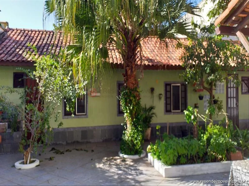 Foto 1 de 30 - Casa para venda em Montese