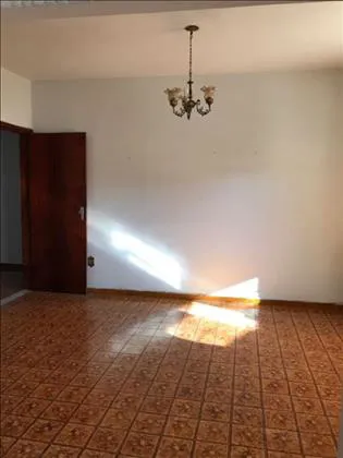 Casa para venda e aluguel em Montese