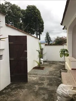 Casa para aluguel em Vila Adelaide