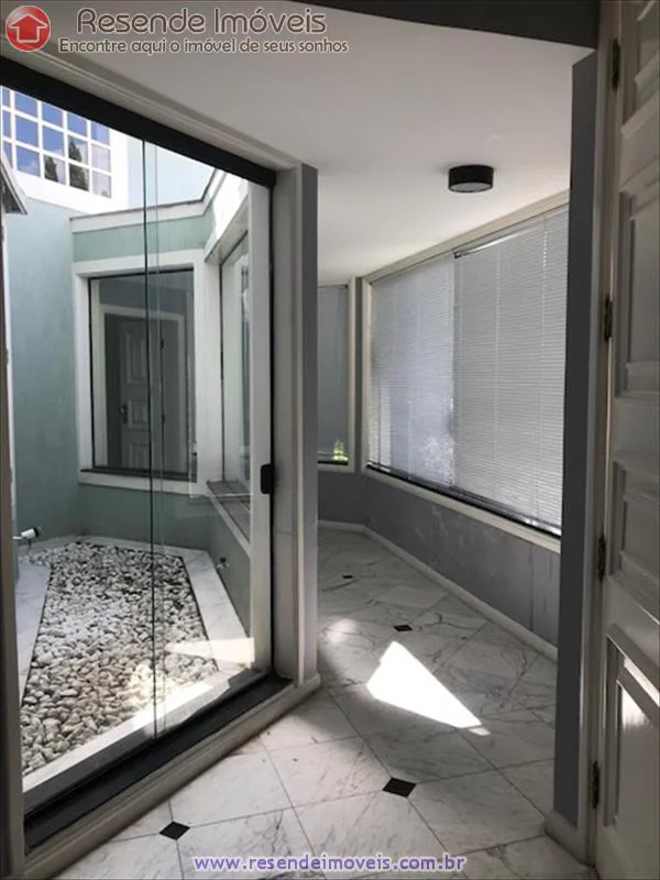 Foto 2 de 24 - Casa para venda e aluguel em Jardim Brasília