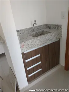 Flat para venda e aluguel em Jardim Tropical