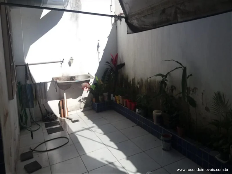 Foto 1 de 13 - Loja para venda em Morada do Contorno