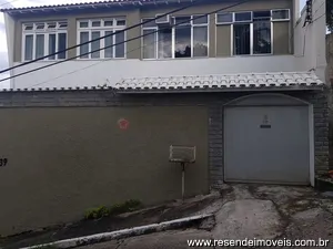 Casa para venda e aluguel em Centro