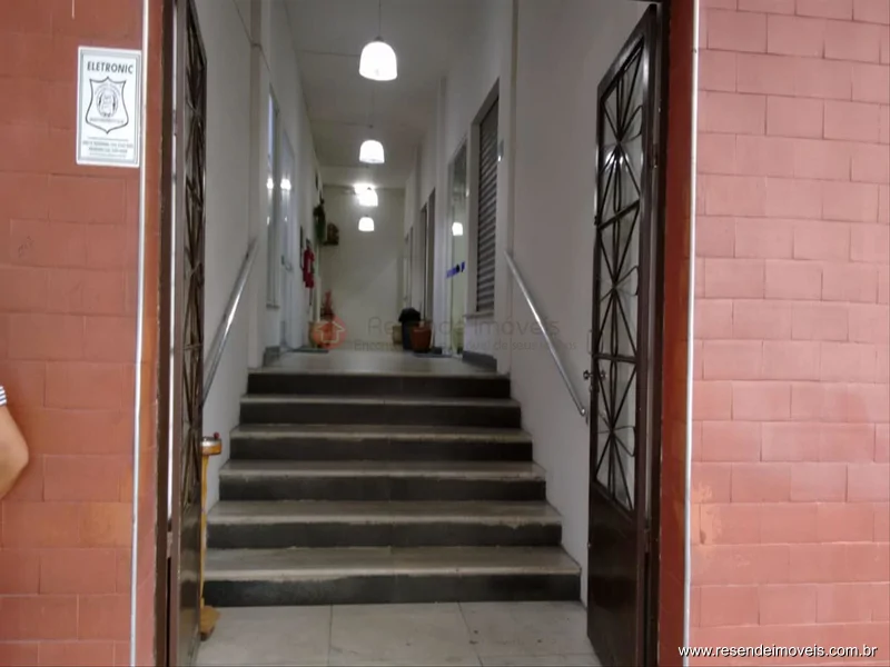 Foto 1 de 10 - Loja para venda em Centro