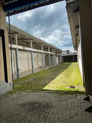 Loja para aluguel em Vila Julieta