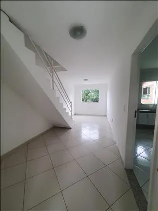 Casa para aluguel em Vila Adelaide