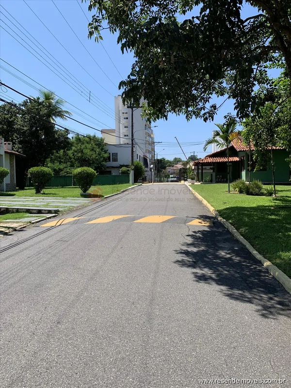 Foto 35 de 42 - Casa em condomínio para venda em Jardim Brasília