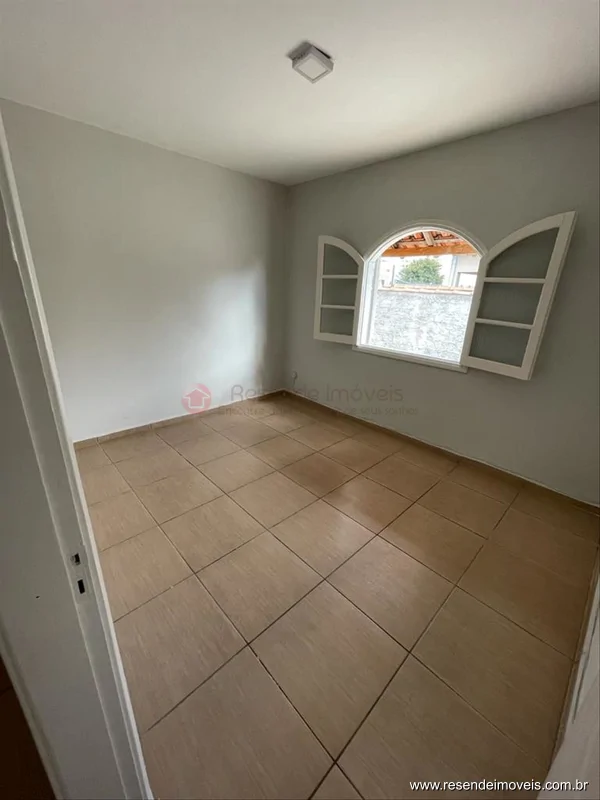 Foto 1 de 9 - Casa para aluguel em Vila Santa Cecília