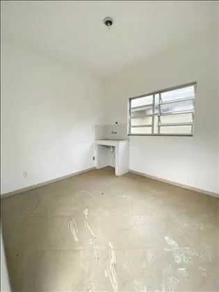 Loja para aluguel em Montese