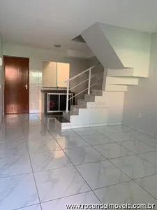 Casa em condomínio para aluguel em Vila Julieta