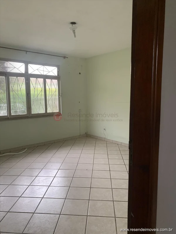 Foto 4 de 23 - Casa para aluguel em Jardim Tropical