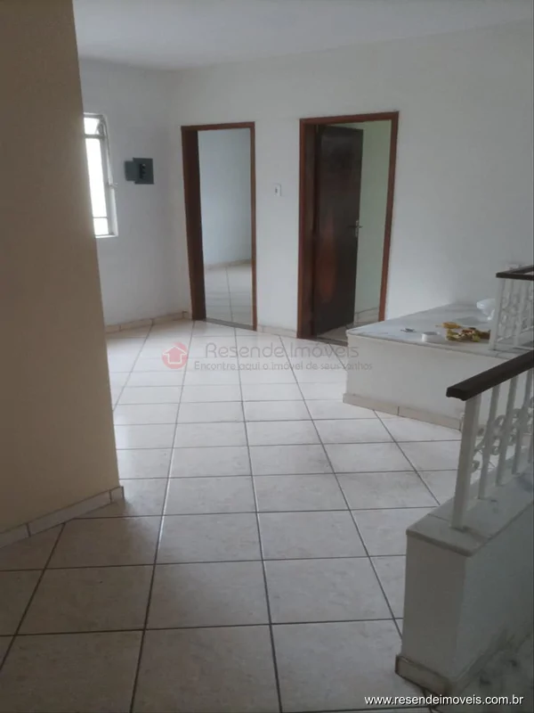 Foto 4 de 17 - Casa para aluguel em Jardim Tropical