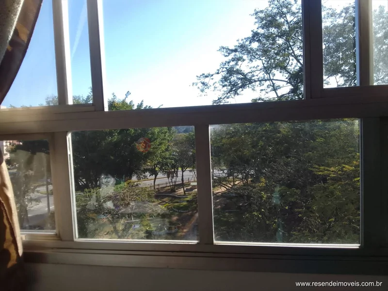 Janela com vista para área verde 