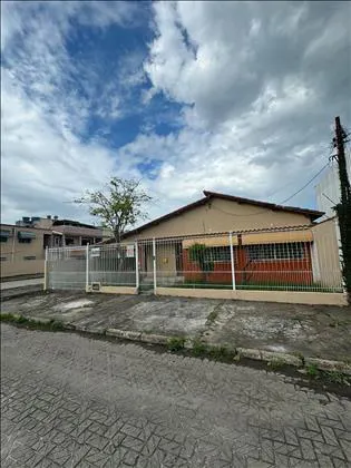 Casa para aluguel em Vila Julieta